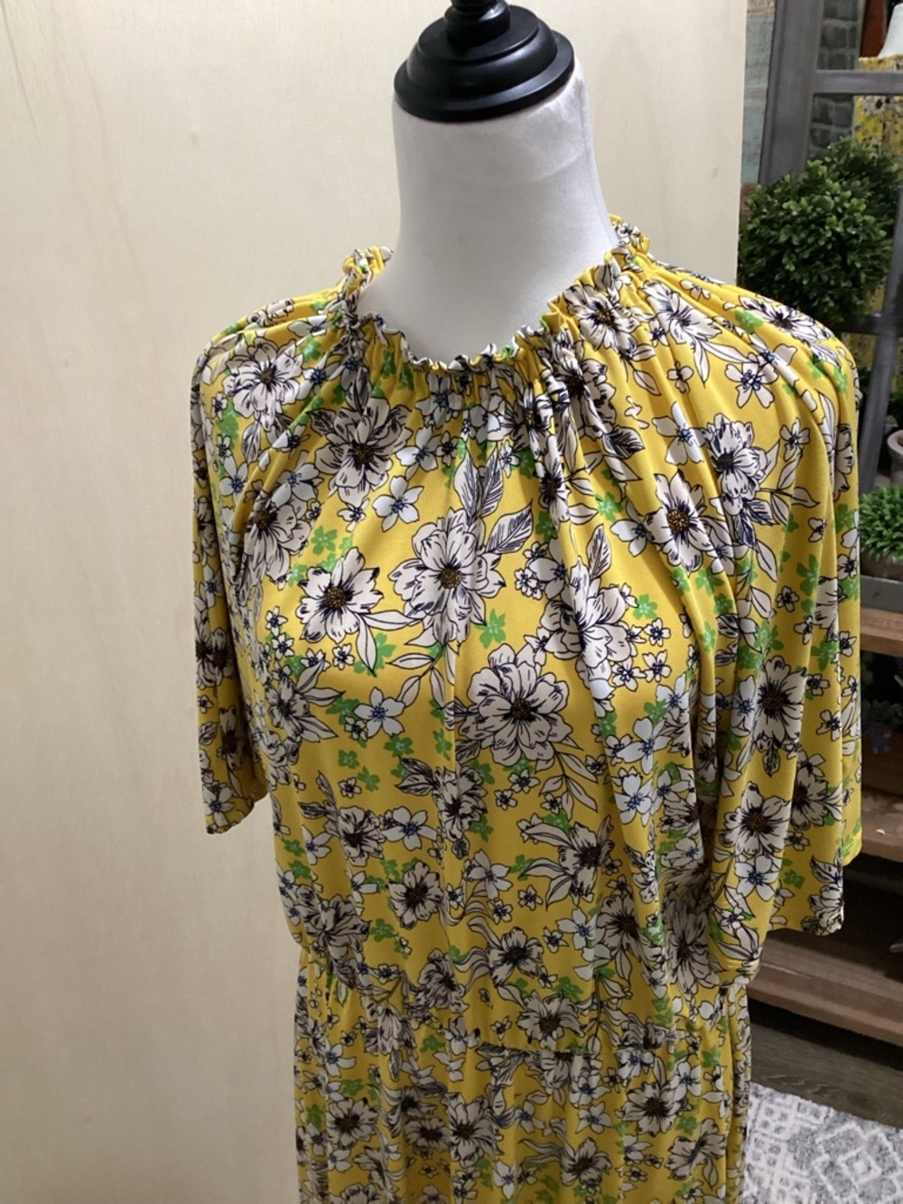 Maggy London Yellow Floral Smocked Mock Neck Midi Dress Sz 14 - Picture 5 of 11